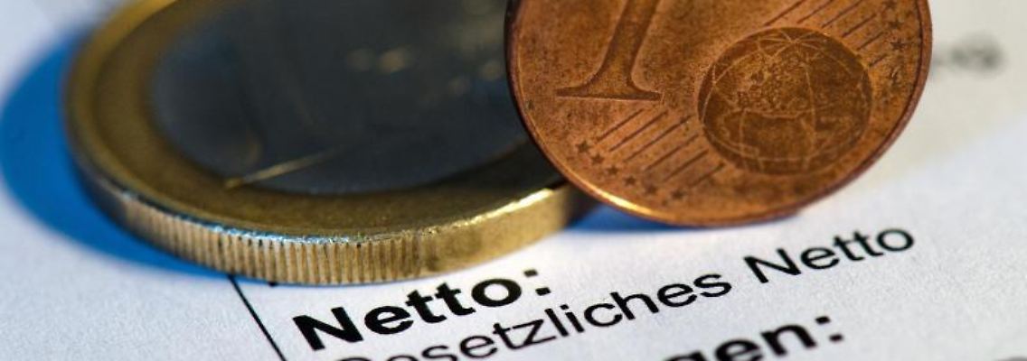 Eine unverhoffte Gehaltserhöhung ist für Arbeitnehmer nicht immer ein Segen. Manchmal möchte der Chef höheren Lohnforderungen des Mitarbeiters zuvorkommen. Foto. Arno Burgi Foto: Arno Burgi