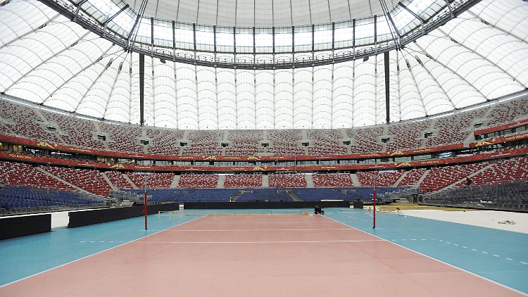 Riesige Kulisse: 62.000 Zuschauer sind beim WM-Eröffnungsspiel dabei.