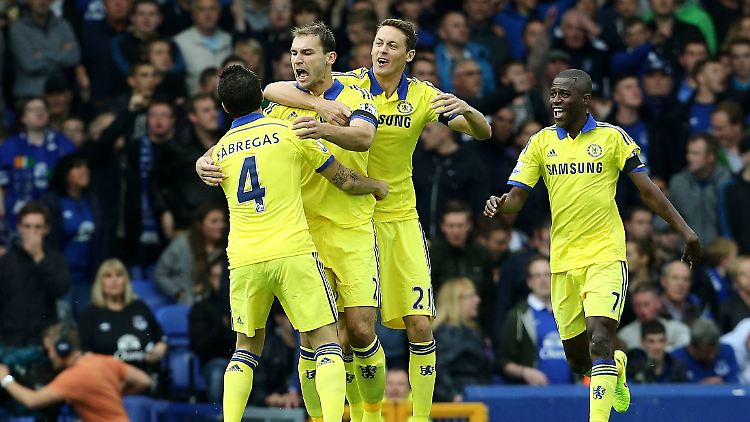 Tor für Chelsea: Branislav Ivanovic lässt sich feiern.