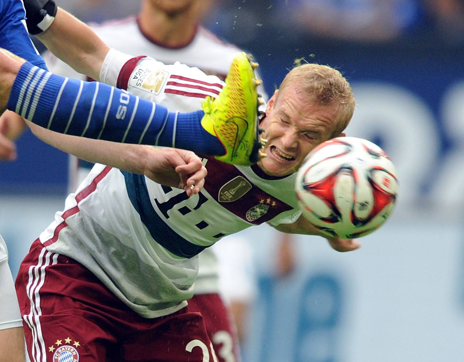 Beim FC Bayern sind sie sauer, weil es für die Münchner auf Schalke an diesem zweiten Spieltag nur zu 25 guten Minuten reicht. 