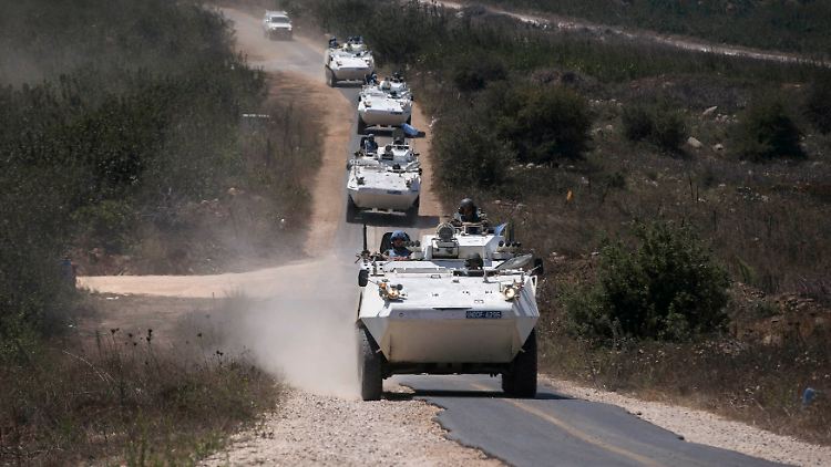 Ein Konvoi der Undof-Mission der Vereinten Nationen fährt auf den Golanhöhen entlang. Zuvor hatte eine Undof-Eingreiftruppe UN-Soldaten in Sicherheit gebracht.