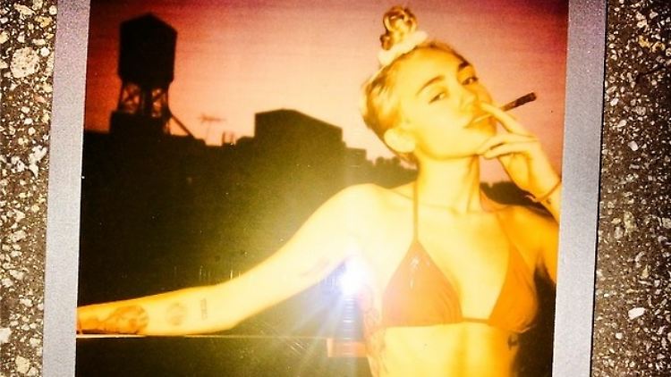 Besser Gras geraucht, als Google gefragt - Miley Cyrus hat in puncto Internet ganz klare Regeln.