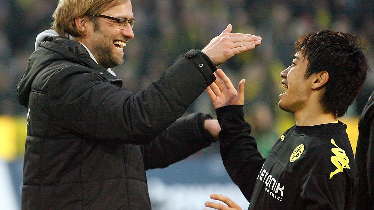 Wiedervereint: BVB-Trainer Jürgen Klopp und Shinji Kagawa.