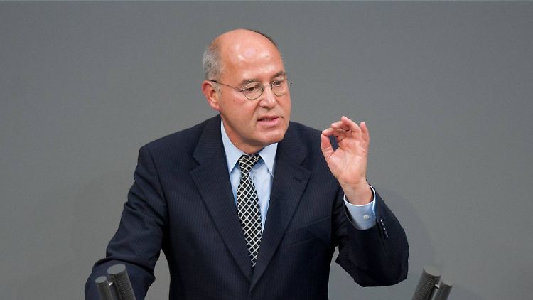 Gregor Gysi fordert die "friedensschaffende Weltordnung". Waffen will er den Kurden nicht mehr geben.