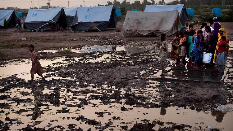Flutopfer in einem Camp in Sukkar in der Provinz Sindh.