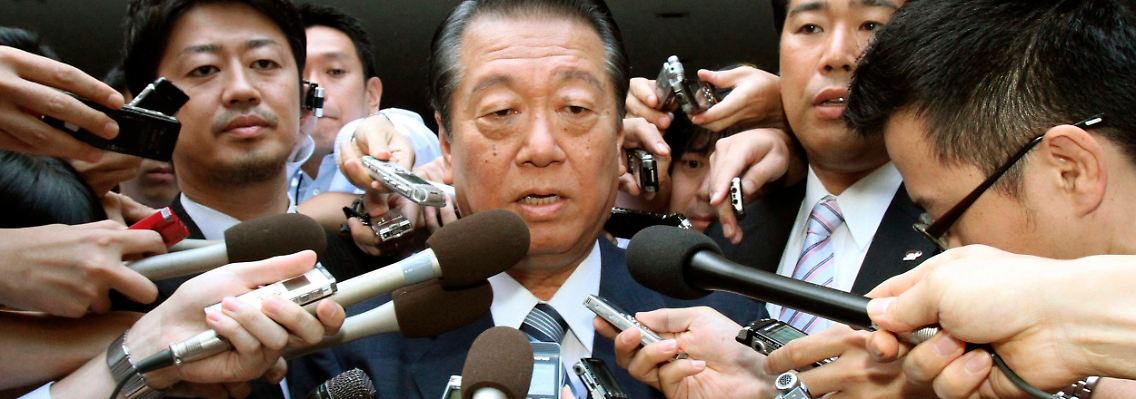 Ozawa fordert Premier Kan heraus.