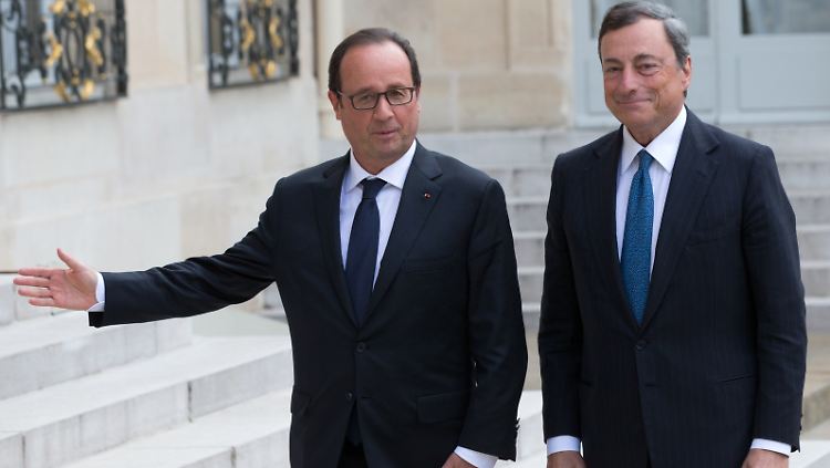 Frankreichs Präsident Francois Hollande (l.) und EZB-Chef Mario Draghi warnen vor weiteren Rückschlägen für die Konjunktur. 