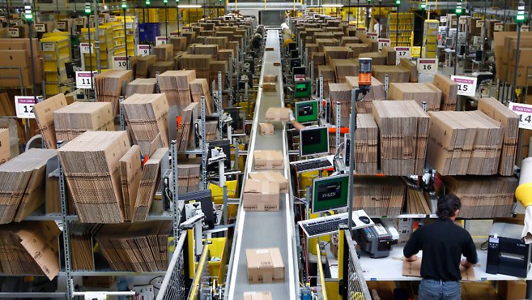 Jeder Klick ein Paket: In den großen Paketzentren der Online-Einzelhändler materialisieren sich die Bestellungen aus dem Netz zu in Kartons verpackten Konsumerlebnissen.