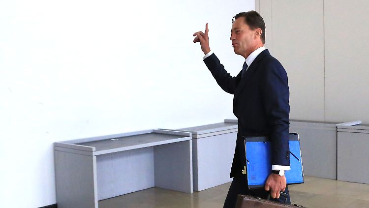 "Ich schulde ihm Geld", gesteht Middelhoff.