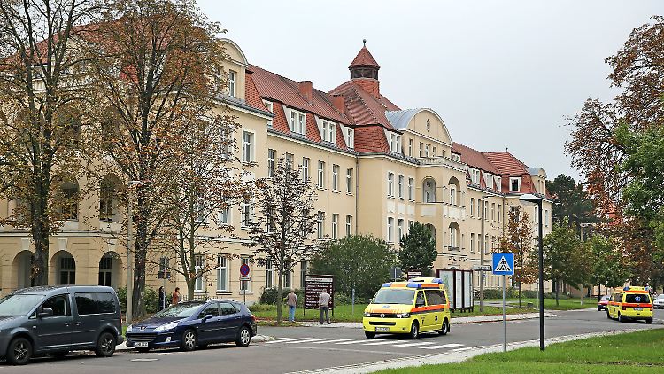 Der Mann wurde auf der Quarantänestation des Sankt Georg Klinikums behandelt.