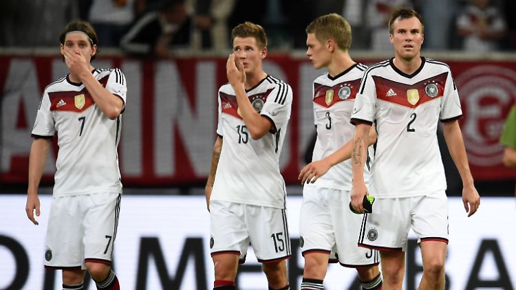 Ratlosigkeit und hängende Köpfe nach dem Spiel - aber es ging ja um nichts.