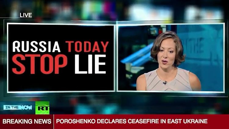 "Wir wurden vorgeführt", musste Russia-Today-Moderatorin Anissa Naouai zerknirscht eingestehen.