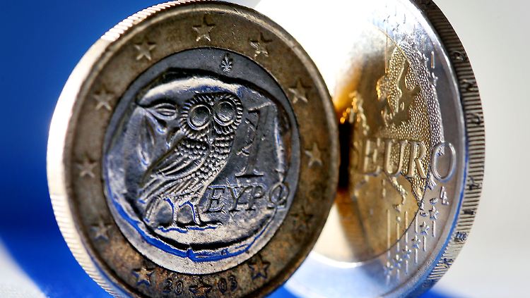 Nach dem Zins-Coup von EZB-Chef Mario Draghi sinkt der Euro.