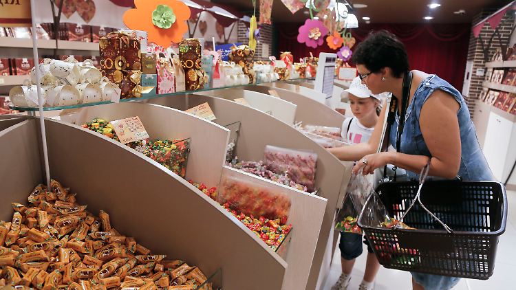 Süßigkeiten-Geschäft des Marktführers Roshen in Kiew. Nun erhalten auch zwei Mitbewerber ein Exportverbot nach Russland.