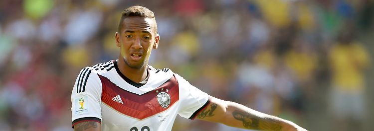 JEROME BOATENG wurde nach 76 Länderspielen von Joachim Löw nach dem WM-Desaster 2018 diskret aussortiert. Sportlich kam der Berliner nicht wieder so recht auf die Beine: Auch beim FC Bayern musste er gehen, ...