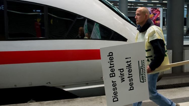 Erst zu Wochenbeginn hatten die Lokführer die Arbeit stundenweise ruhen lassen.