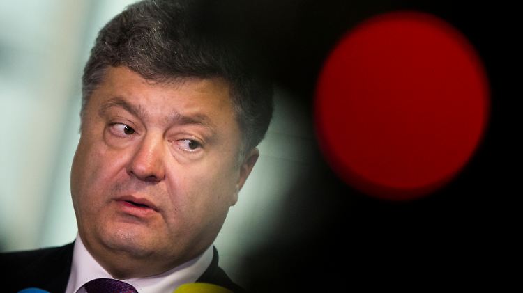 Petro Poroschenko wirkt in den Verhandlungen mit Russland schwach.