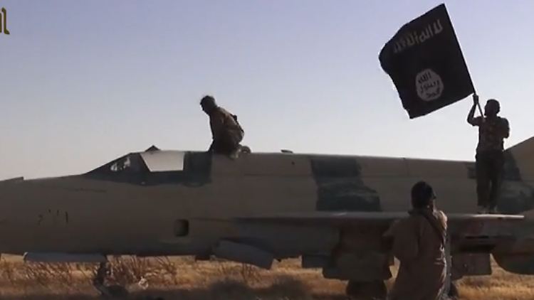 Dschihadisten mit einem Kampfflugzeug.