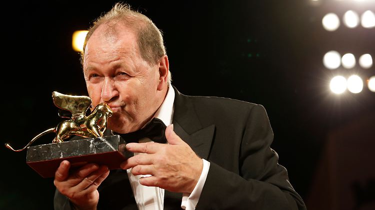 Roy Andersson freut sich über seinen Löwen.