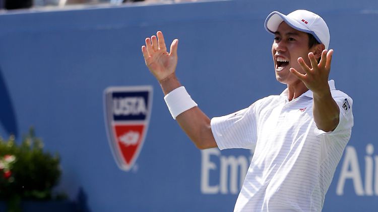 Kei Nishikori jubelt nach dem Sieg über Novak Djokovic.