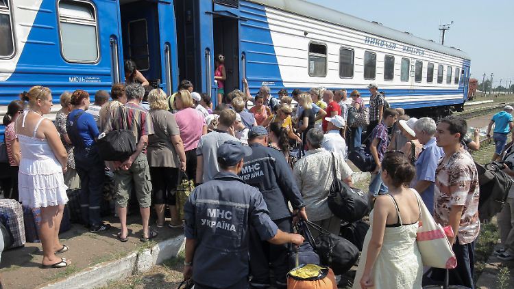 Flüchtlinge aus der ostukrainischen Stadt Luhansk.