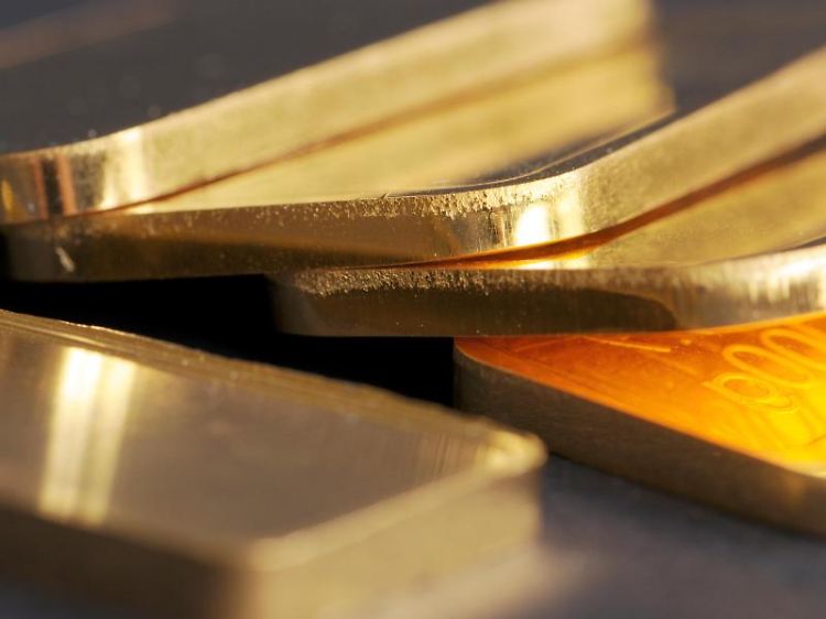 Auch wenn es viele für wertbeständig halten: Anleger sollten nicht mehr als zehn Prozent ihres Vermögens in Gold anlegen.