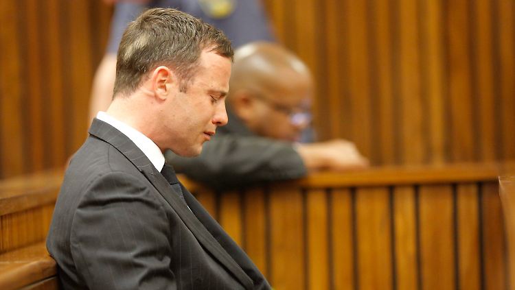 Pistorius versuchte immer wieder die Fassung zu bewahren.