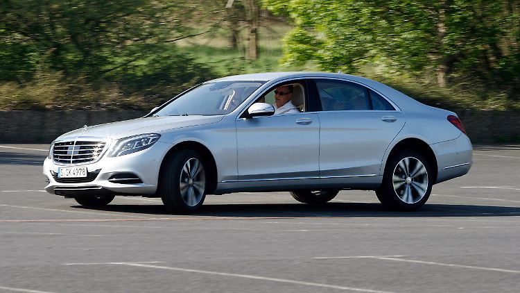 Merc-5.jpgObwohl deutlich über fünf Meter lang, wirkt der Mercedes nicht so wuchtig.