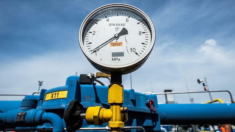 Polen teilte mit, am Mittwoch seien 45 Prozent weniger Gas vom russischen Monopolisten Gazprom geliefert worden als angefordert.