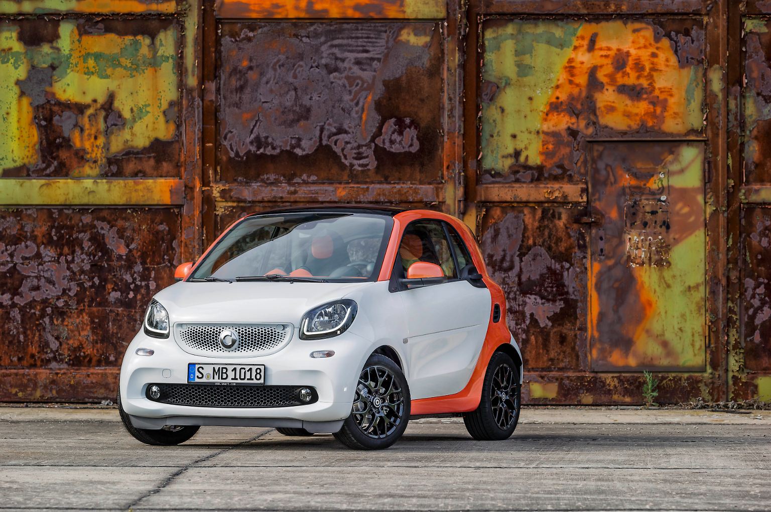 Die Kleinen zählen zu den größten Stars des Pariser Salons 2014. Der Smart Fortwo und ...