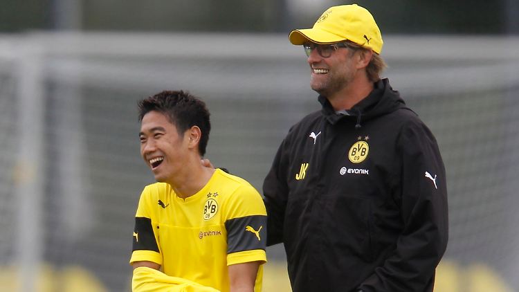 "Ich habe zwei Jahre lang Japanisch gebüffelt für diesen Tag": Dortmunds Trainer Jürgen Klopp und Shinji Kagawa.