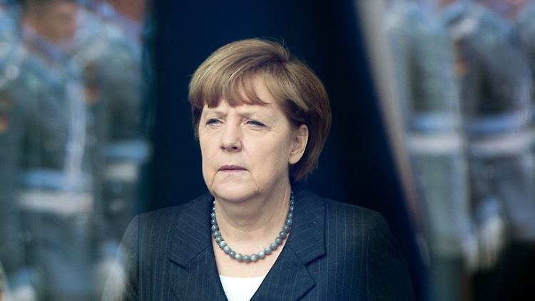 Deutschland ist Teil der internationalen Zehnerkoalition gegen den "Islamischen Staat". Aber Angela Merkel schließt deutsche Luftschläge gegen die IS-Miliz aus.