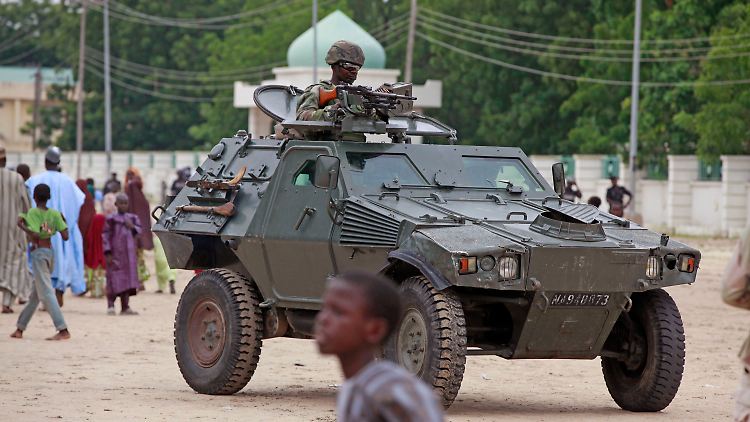 Nigerias Militär war vom Ältestenrat der Region Borno rund um die muslimisch geprägte Stadt Maiduguri zu Hilfe gerufen worden. 