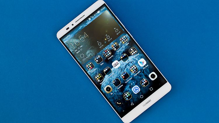 Das Huawei Ascend Mate 7 hat nur einen schmalen Rand ums sechs Zoll große Display.
