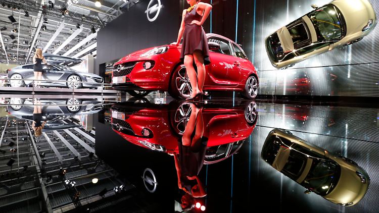 Opel Adam auf der Moskauer Autoshow Ende August
