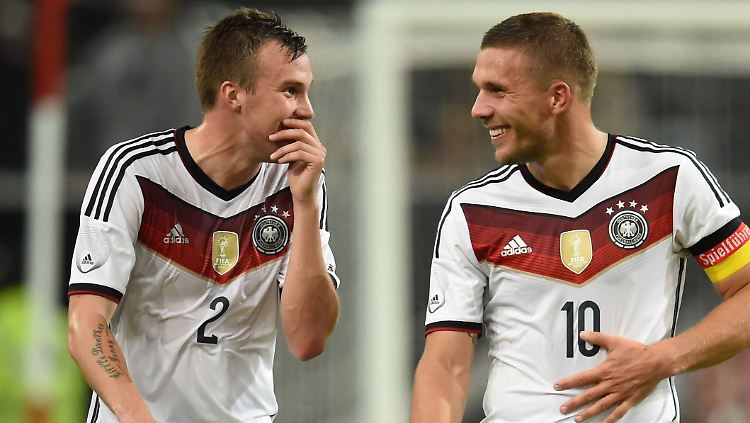 Kicher, kicher: Kevin Großkreutz und Lukas Podolski.