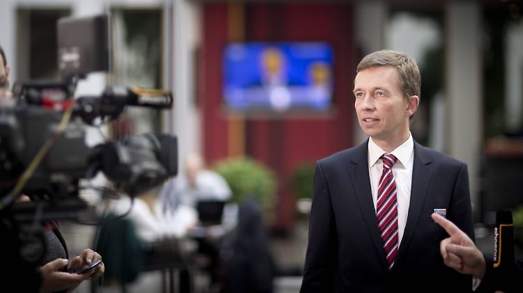 Bernd Lucke, Chef der AfD, muss sich im politischen Alltag erst noch erweisen.