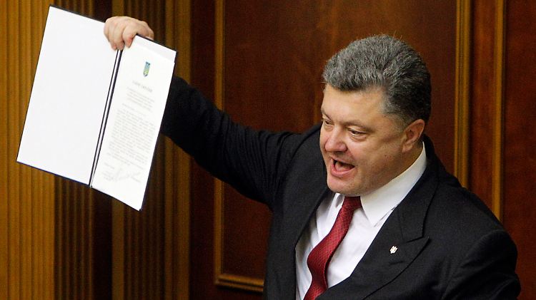 Poroschenko mit dem EU-Assoziierungsabkommen