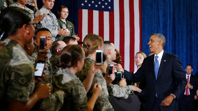 Obama bei einem Besuch auf einer Air-Force-Basis in Tampa (Florida). 