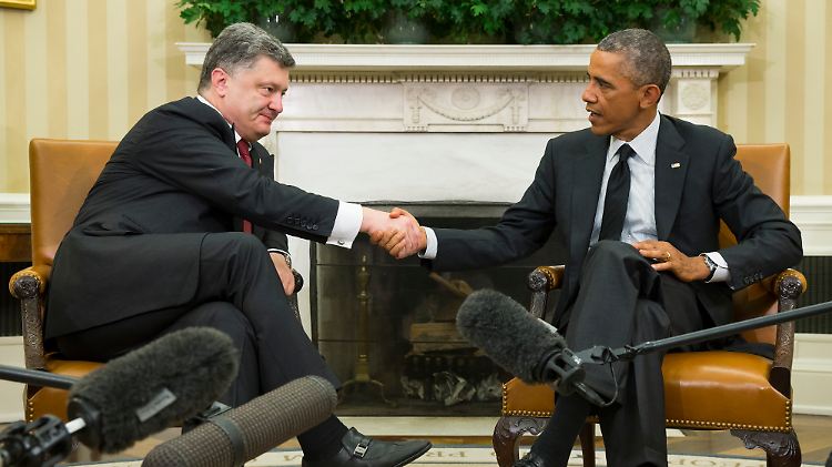 Zwei Präsidenten: Poroschenko bekommt von Obama allerdings nicht, was er gern möchte.