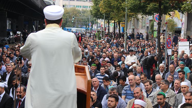 "Wir sind keine Extremisten": Muslime in Deutschland distanzieren sich von den Radikalen.