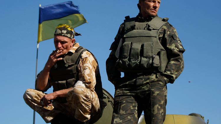 Schauen in eine ungewisse Zukunft: die ukrainischen Soldaten im Osten des Landes.