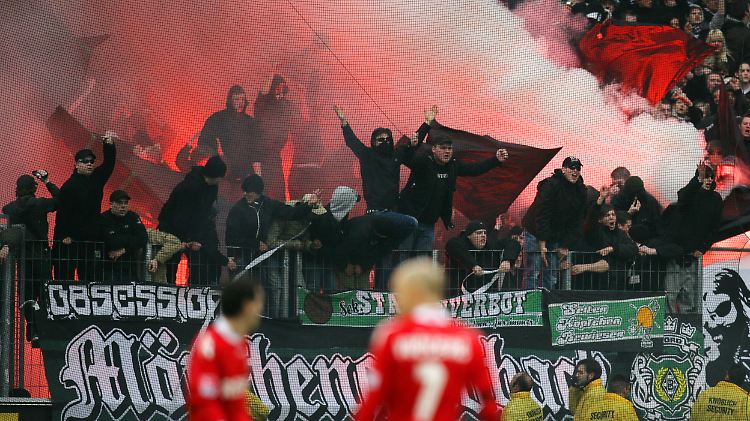 Bilder wie dieses von 2009 wollen die Sicherheitskräfte in Köln verhindern.