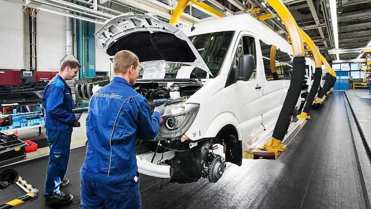 Das Mercedes-Benz Werk Düsseldorf ist das größte Transporter-Werk der Daimler AG.
