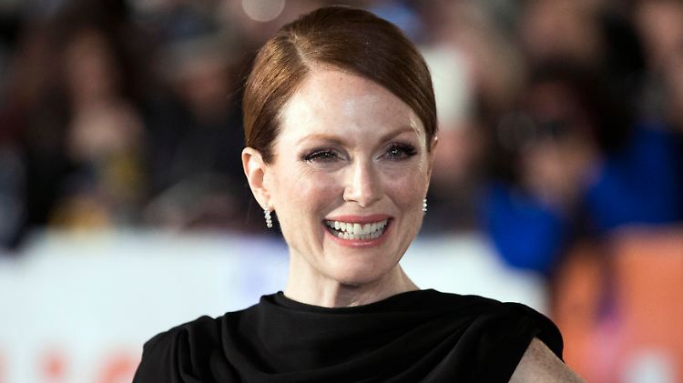Julianne Moore legt Wert auf Grundtugenden wie Aufmerksamkeit - die könne man auch beim Kellnern erlernen.