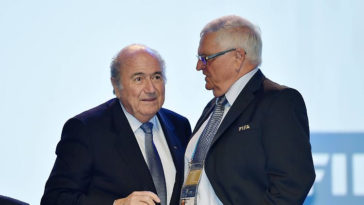 Können eine WM nach Katar vergeben, aber nicht verantworten: Sepp Blatter und Theo Zwanziger.