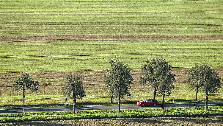 Auf Landstraßen soll man auch künftig mautfrei fahren können.