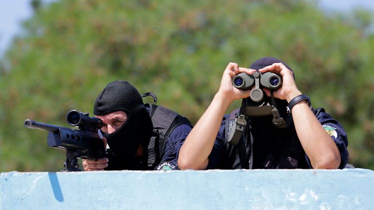 Kämpfer der algerischen "Untersuchungs- und Interventionsbrigade": Algerien vermeldete zuletzt Erfolge gegen Terroristen in der Region Kabylei. 