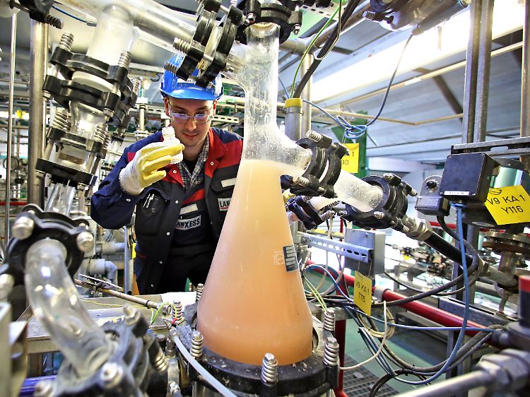 Ein Giftgemisch verschiedener Krisen beeinträchtigt die Industrie Deutschlands und der Eurozone.