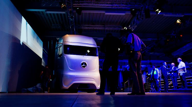 "Future Truck 2025" von Mercedes-Benz: Zu sehen auf der IAA Nutzfahrzeuge in Hannover